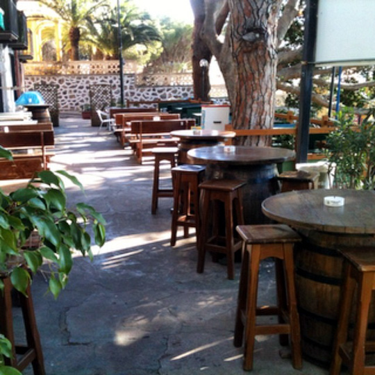 coworking sardinia, garden bar a cala gonone